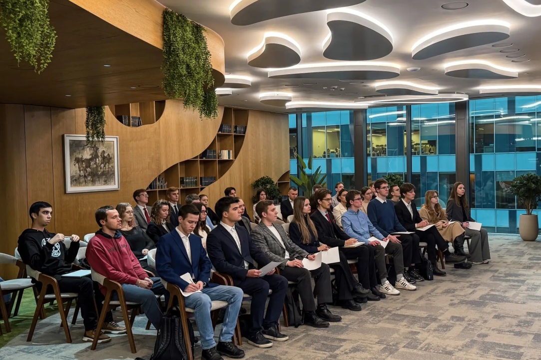 Иллюстрация к новости: Студенты НИУ ВШЭ пройдут управленческую стажировку в компании ЭФКО